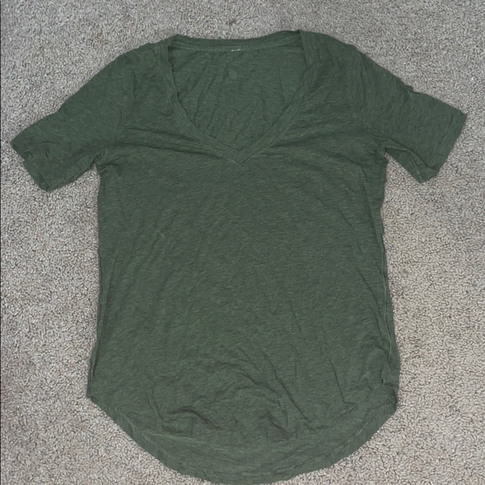 Lululemon green short sleeve shirt